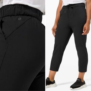 Lululemon Pants Keep Moving Cropped Activewear Casual Comfort Sporty Black 6